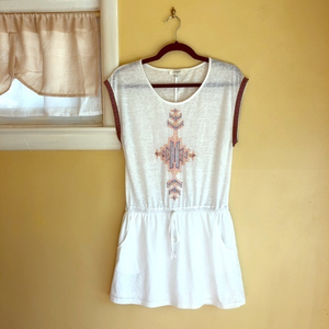 5 for $25 ❄️‎ UMGEE White Boho Indie Aztec Dress Small